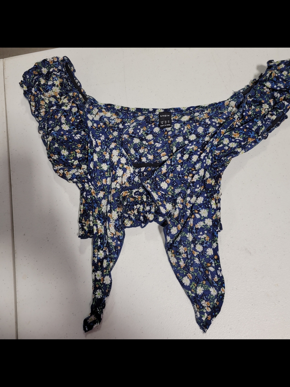 SHEIN Navy Floral Tie-Front Crop Top